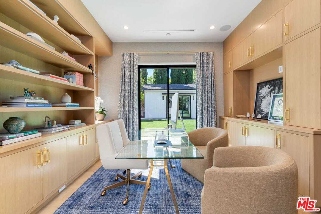 17228 Otsego Street - Photo 6 of 39