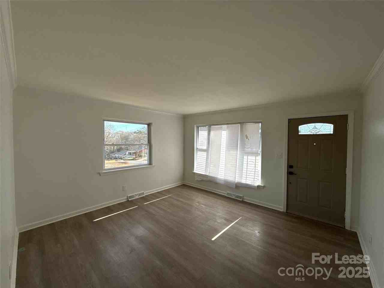 1928 Russell Avenue - Photo 3 of 11