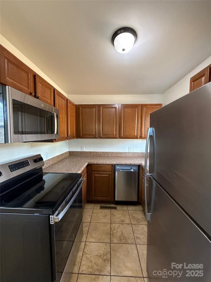 1928 Russell Avenue - Photo 6 of 11