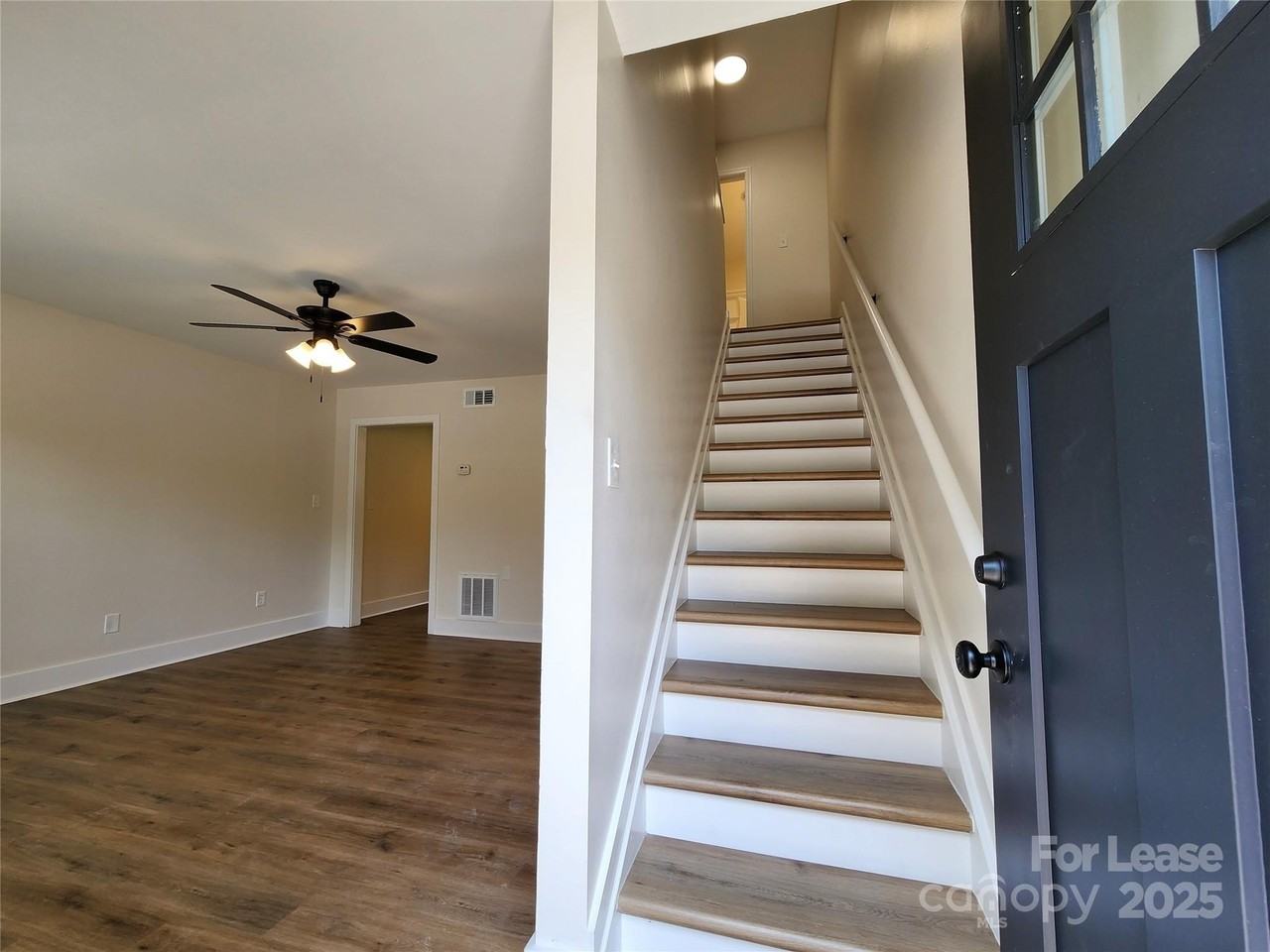 315 Hamilton Drive Northeast #5 - Photo 3 of 24