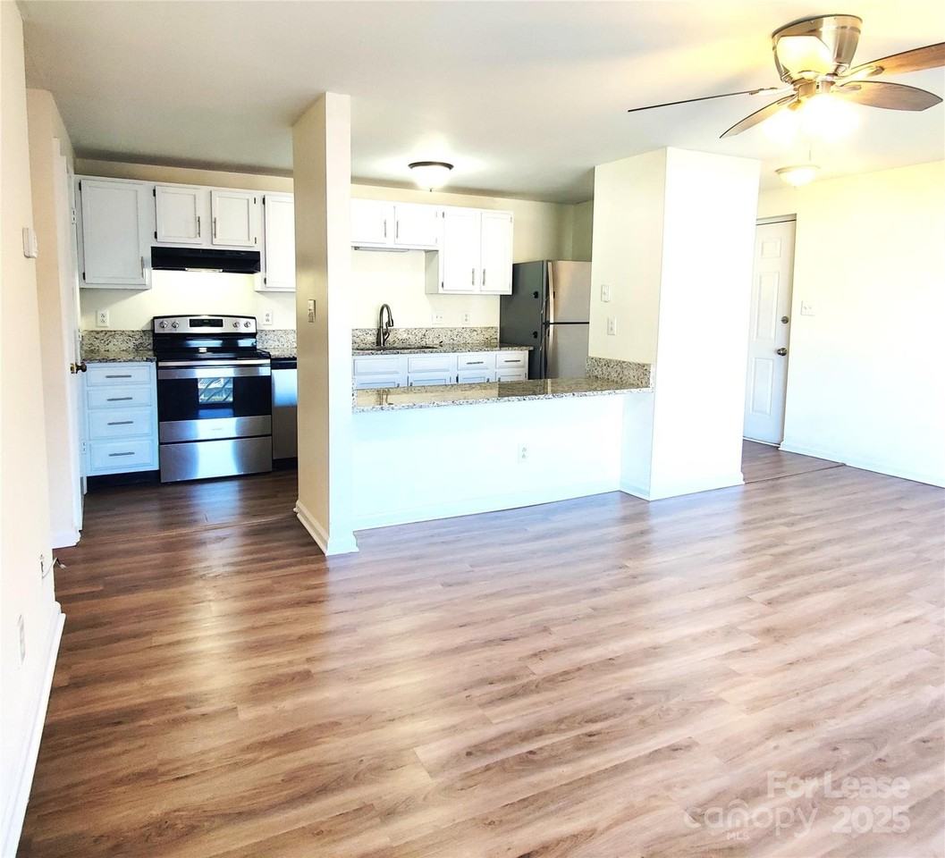 9500 Shannon Green Dr Apt J #J - Photo 2 of 19