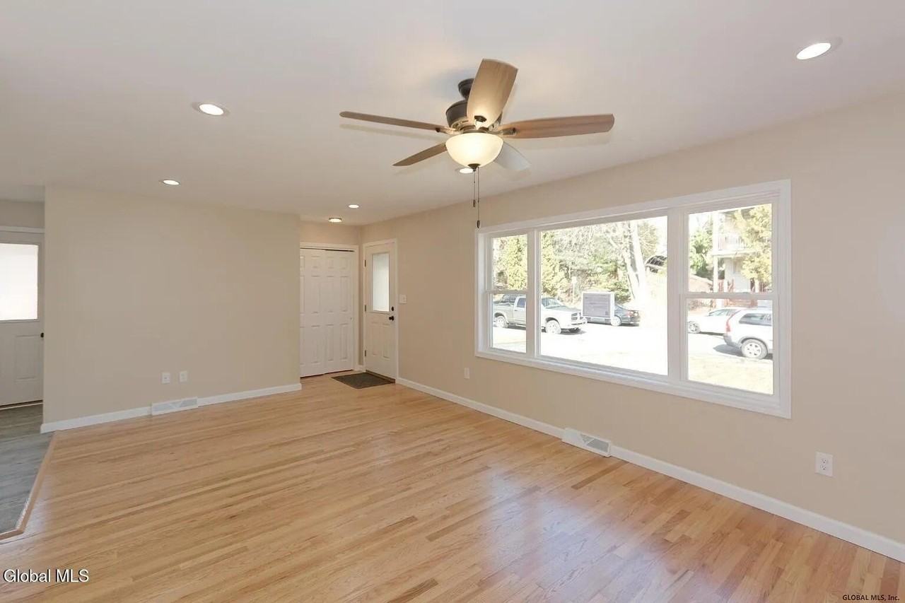 614 Park Ave - Photo 2 of 16