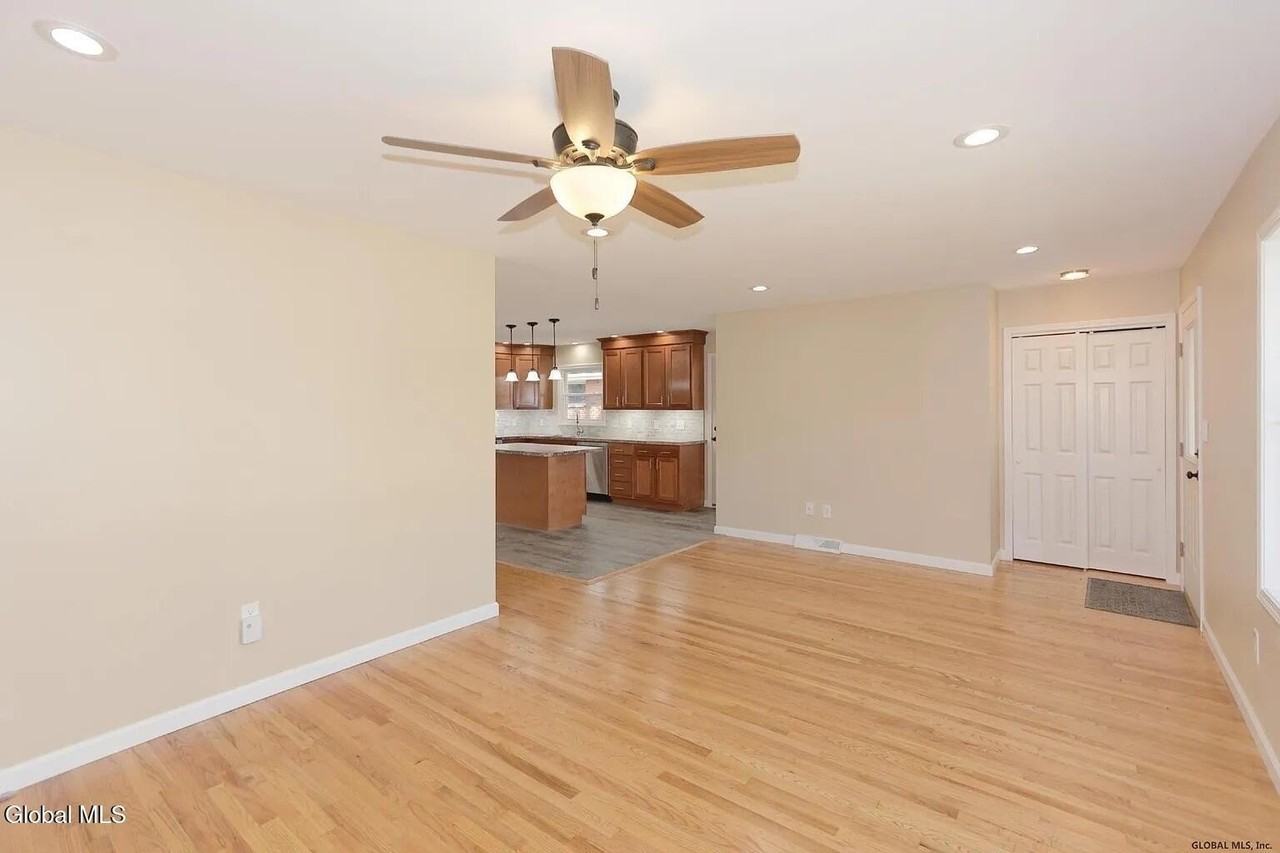 614 Park Ave - Photo 3 of 16