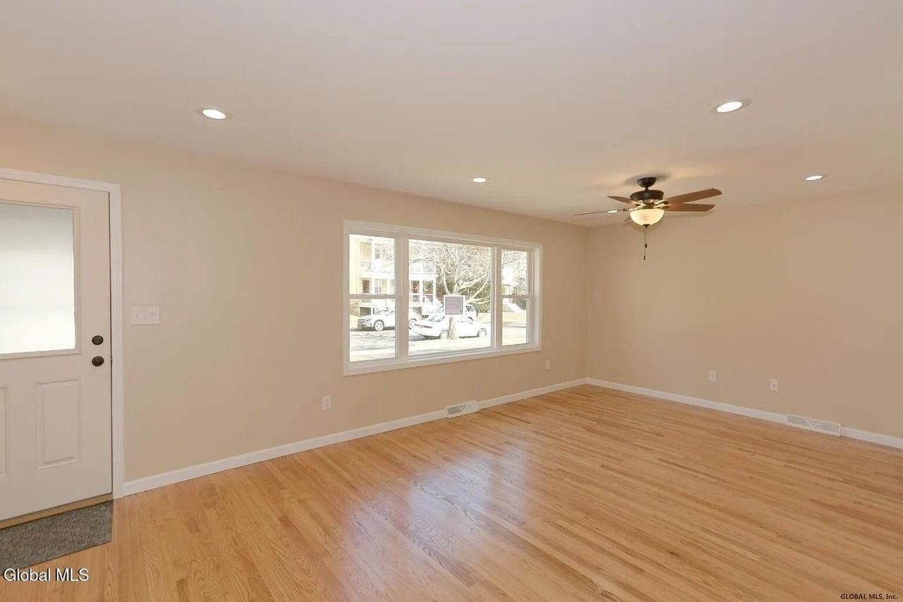 614 Park Ave - Photo 4 of 16