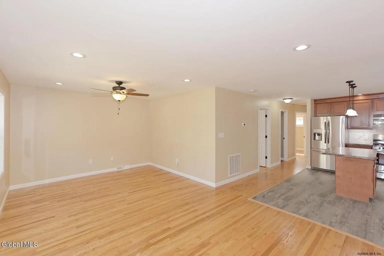 614 Park Ave - Photo 5 of 16