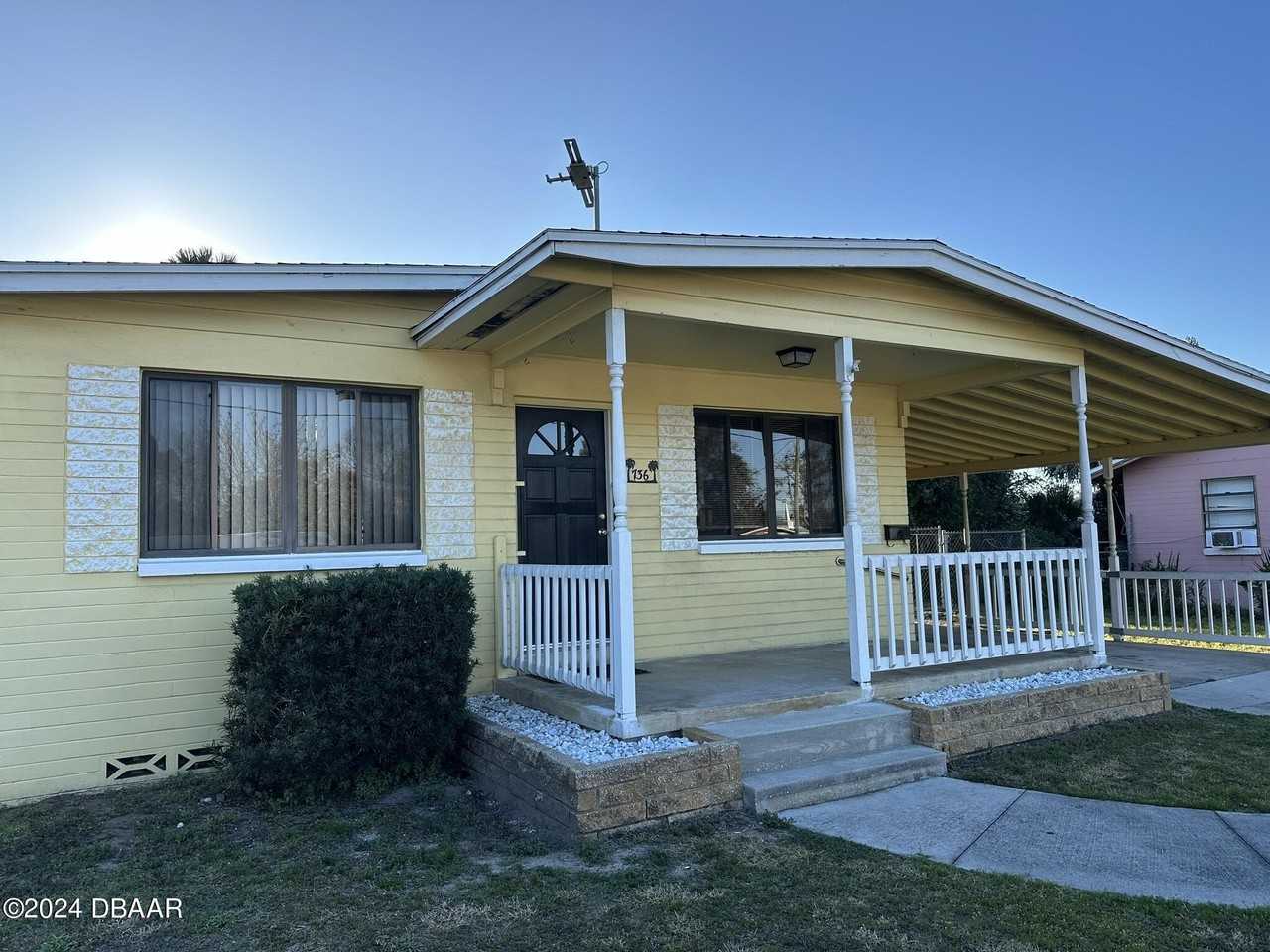 736 White Street - Photo 2 of 27