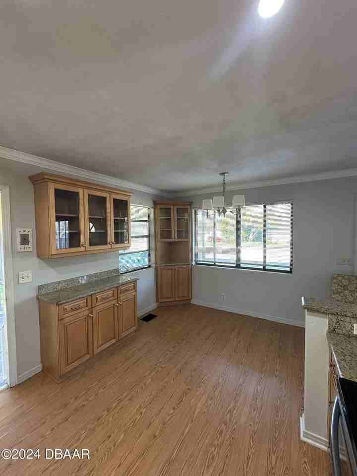 736 White St - Photo 7 of 24