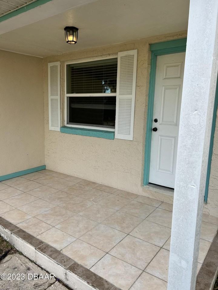 4 Cypress Circle #A - Photo 3 of 9