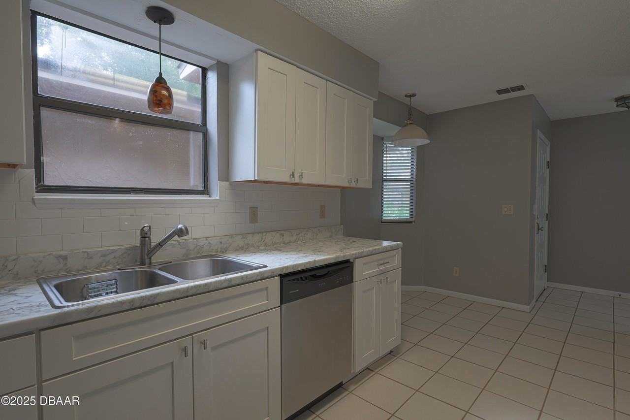 6175 Sequoia Dr - Photo 2 of 14