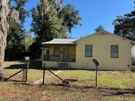 featured image of 656 Northeast Lake Drive