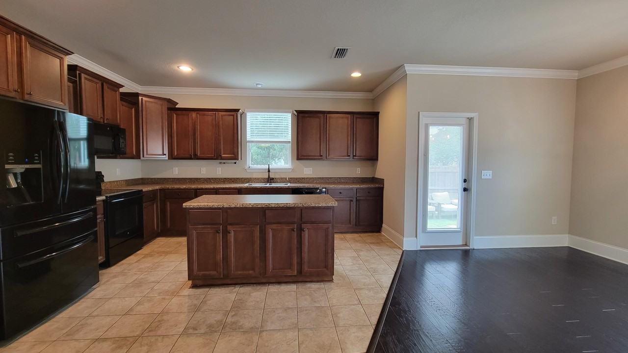 107 Mosaic Oaks Circle - Photo 6 of 18