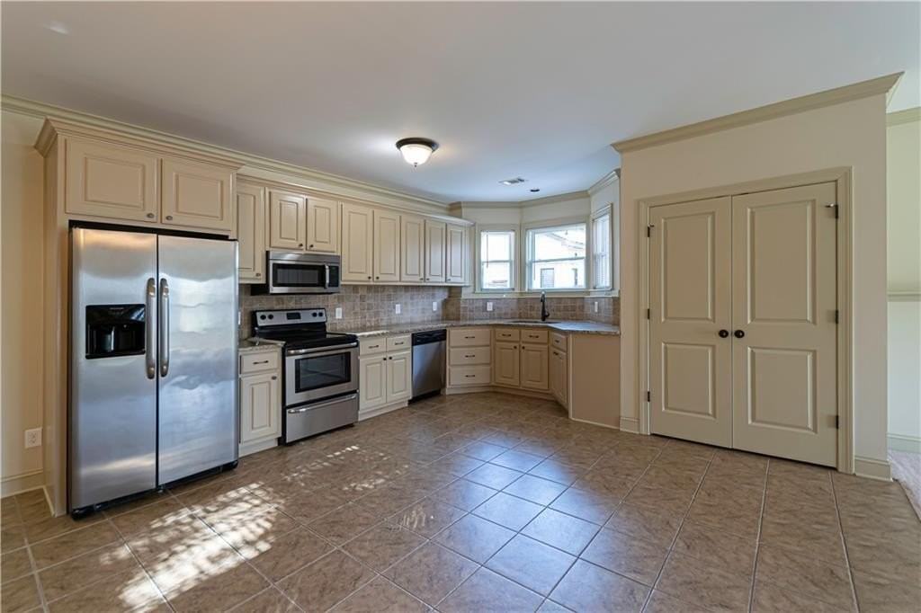 2050 Oak Grove Road Northeast - Photo 3 of 13