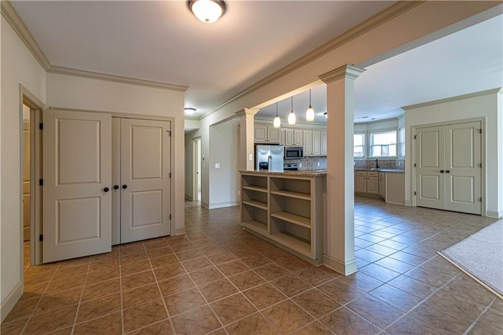 2050 Oak Grove Road Northeast - Photo 4 of 13