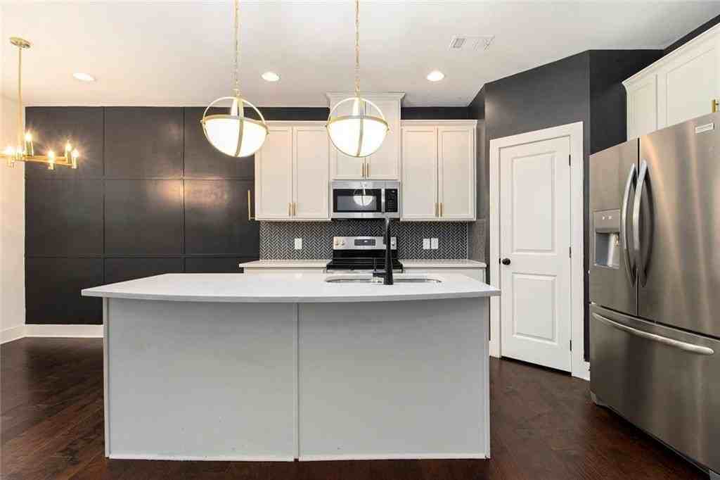 2249 Mulsanne Dr - Photo 7 of 30