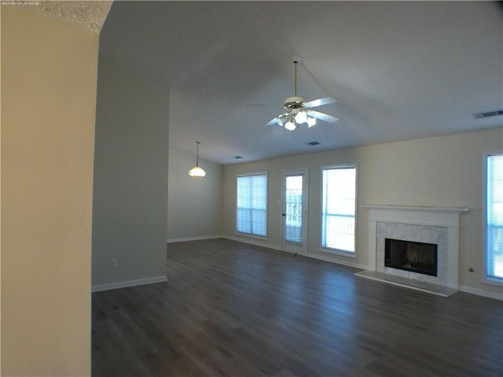 3277 Crossfield Lane - Photo 3 of 12