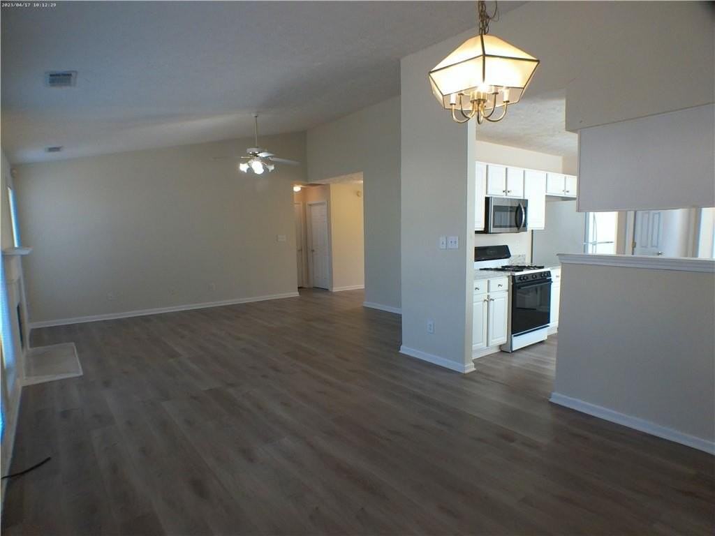 3277 Crossfield Lane - Photo 4 of 12