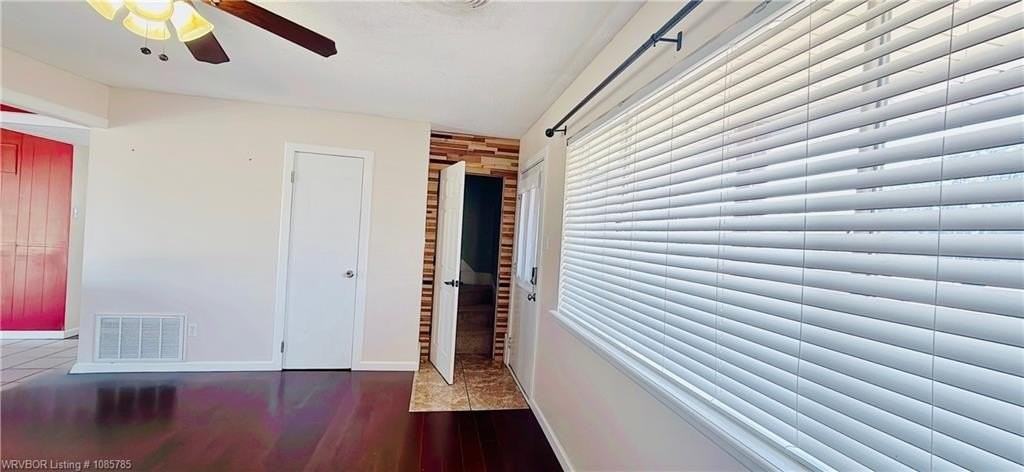 218 Baylor Circle - Photo 3 of 27