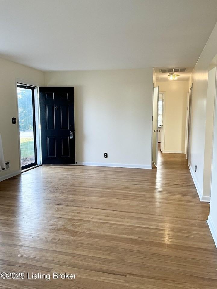 7913 Greenway Dr - Photo 7 of 29