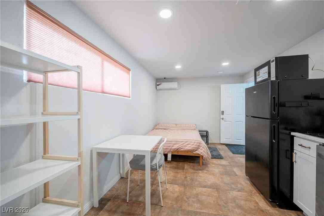 100 Ocotillo St #B - Photo 6 of 12