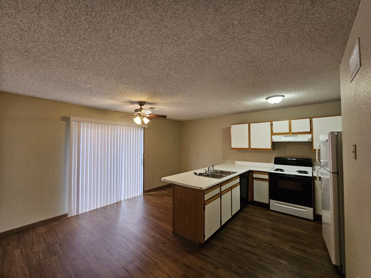 1600 8th Street Terrace #B - Photo 4 of 6