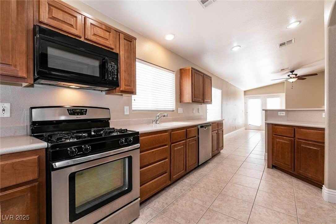 2295 Dakota Sky Ct - Photo 2 of 19