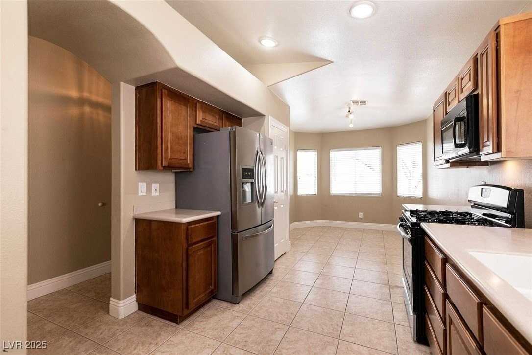 2295 Dakota Sky Ct - Photo 3 of 19