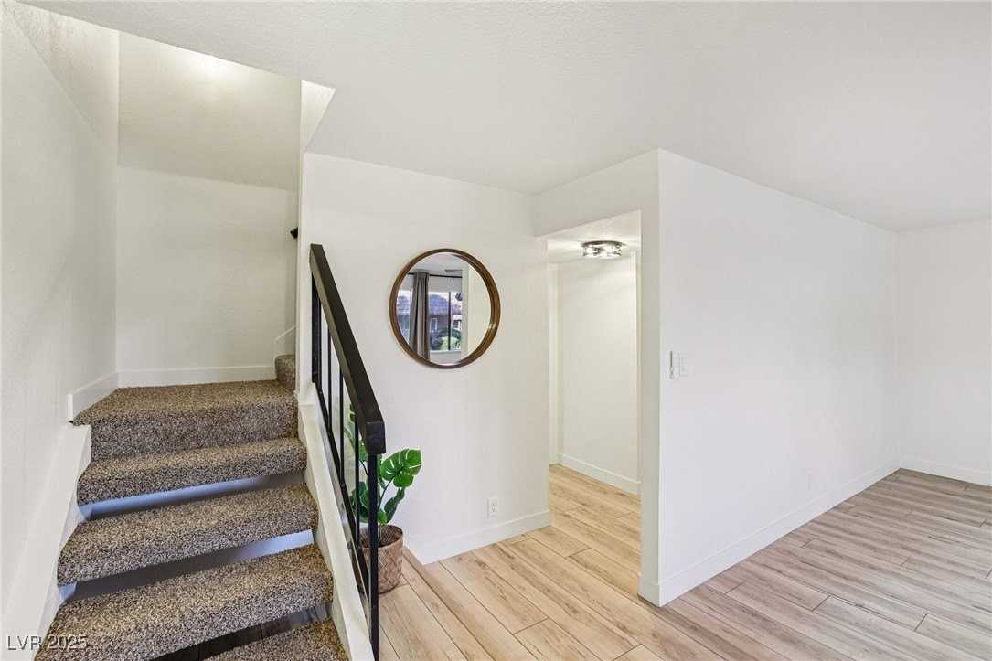 2414 Paradise Village Way - Photo 5 of 33