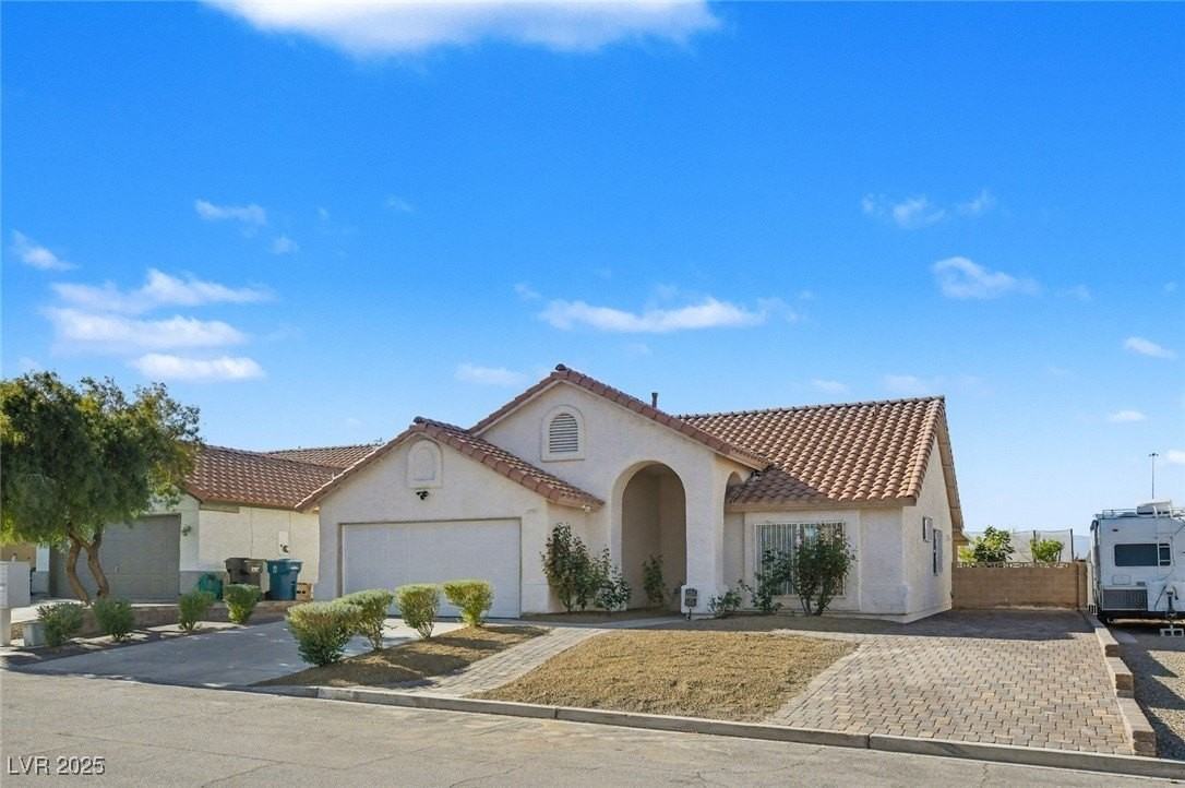 7951 Aspendale Drive - Photo 3 of 42