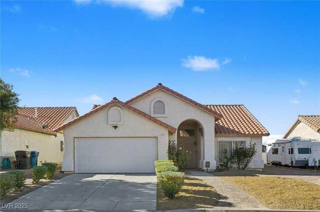 7951 Aspendale Drive - Photo 4 of 42