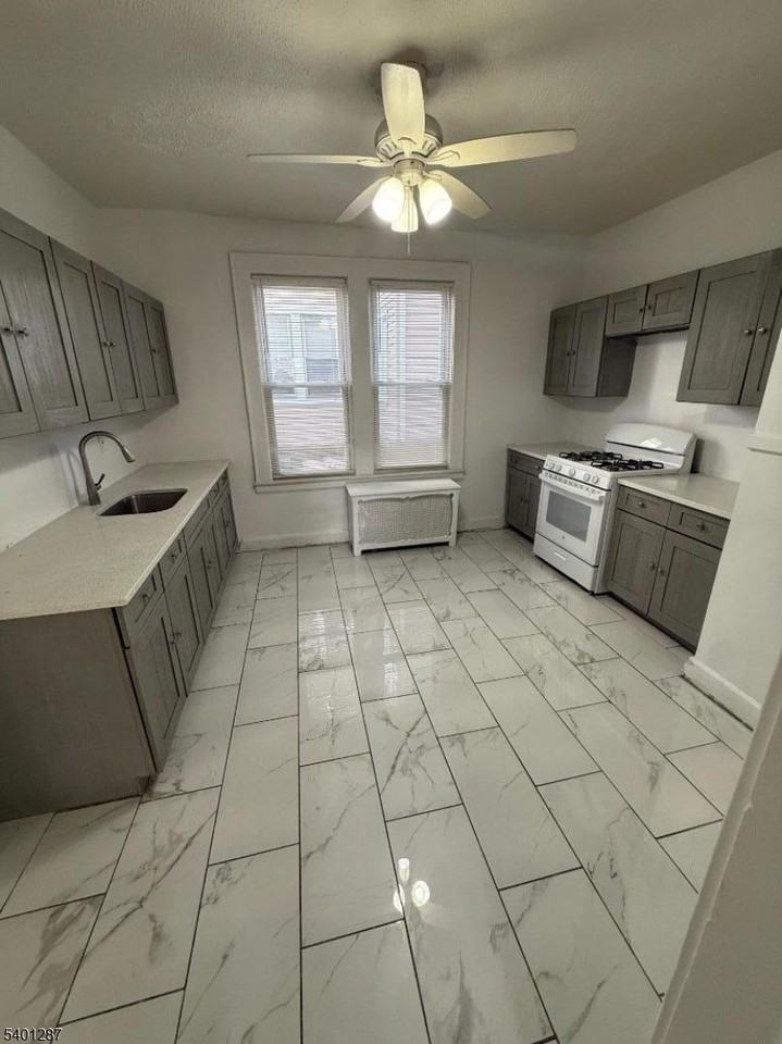 85 Sunnyside Terrace #1