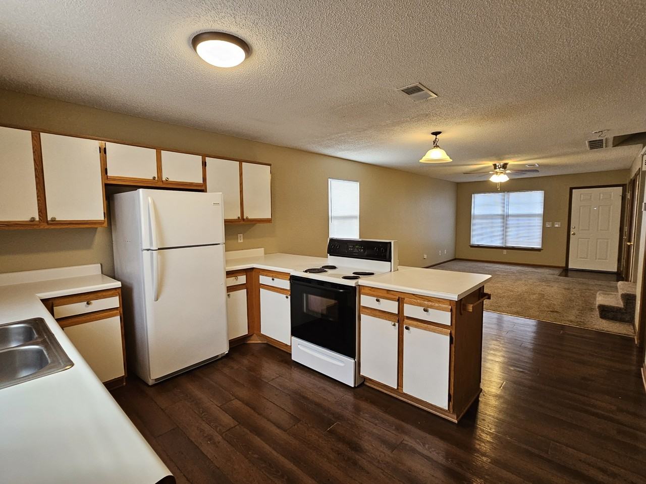 1603 8th Street Terrace #B - Photo 3 of 8