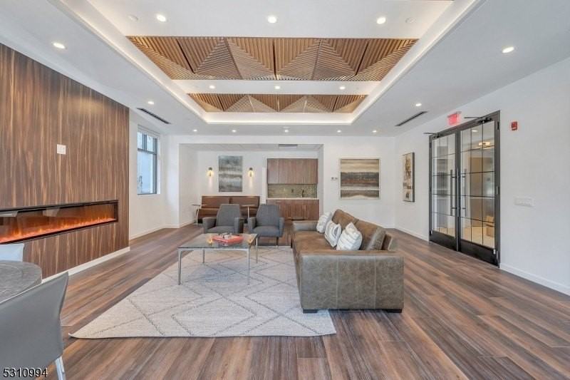 22 Schuyler Place #405