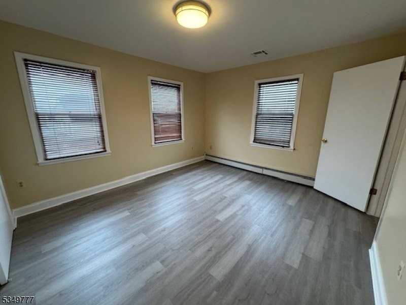 156 South 7th Avenue - Photo 5 of 12