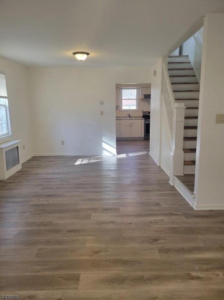 1613 E 2nd St - Photo 2 of 17