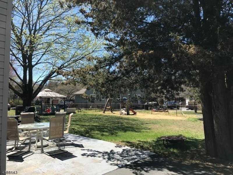 31 Garbarino Ave #2 - Photo 3 of 18