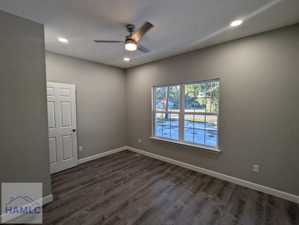 277 Myrtle Avenue - Photo 7 of 9