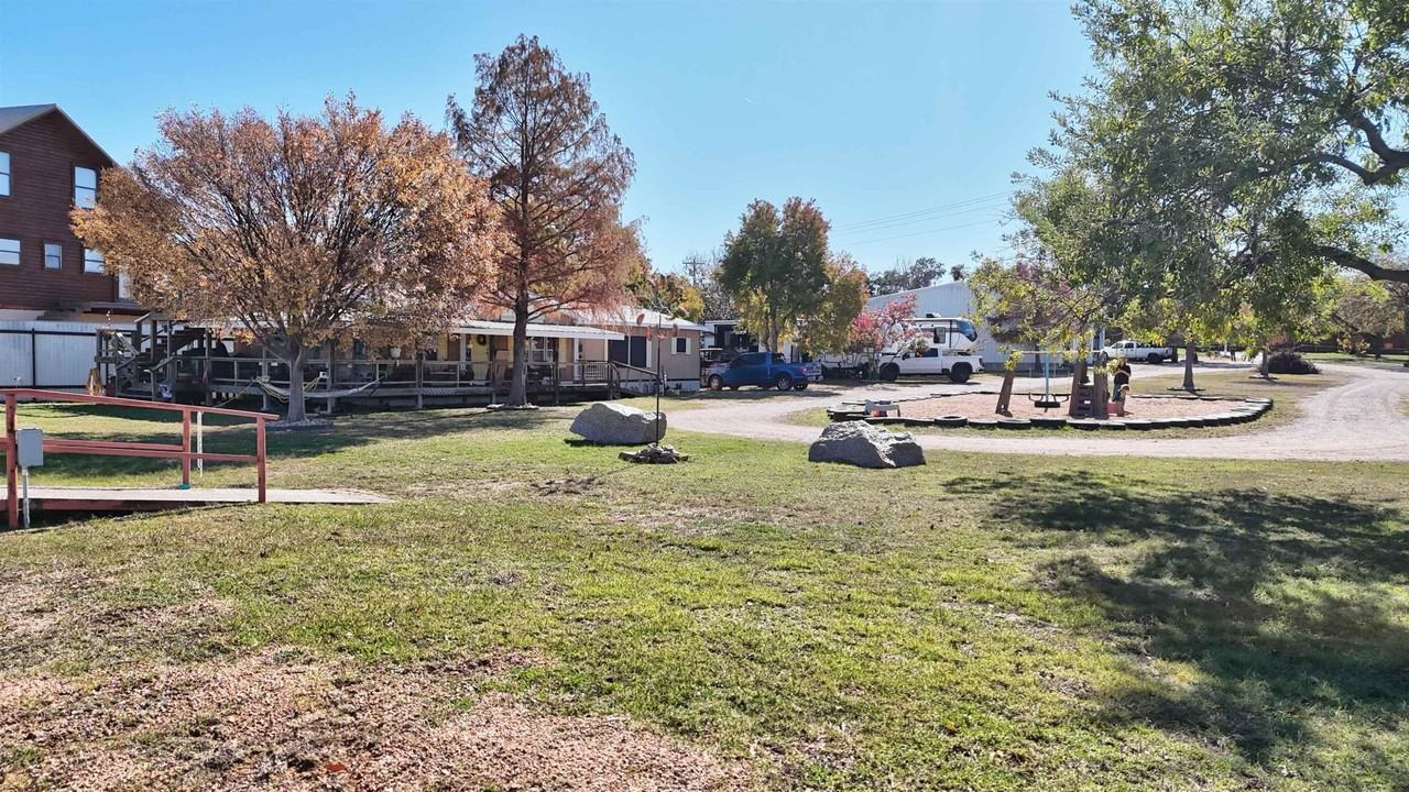 1504 1504 - 2 RANCH ROAD 261 - Photo 4 of 22