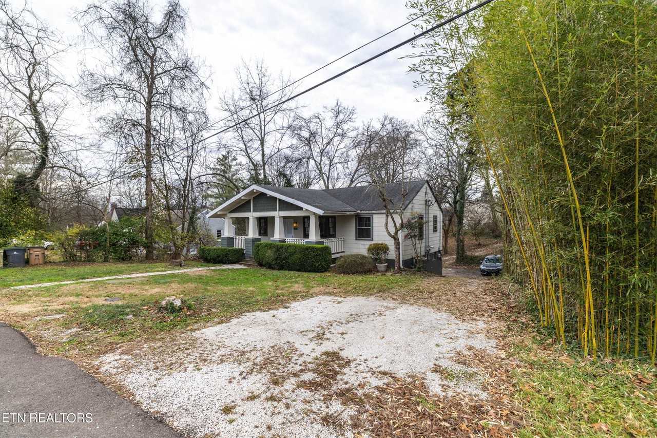 5501 Lake Shore Road - Photo 4 of 22