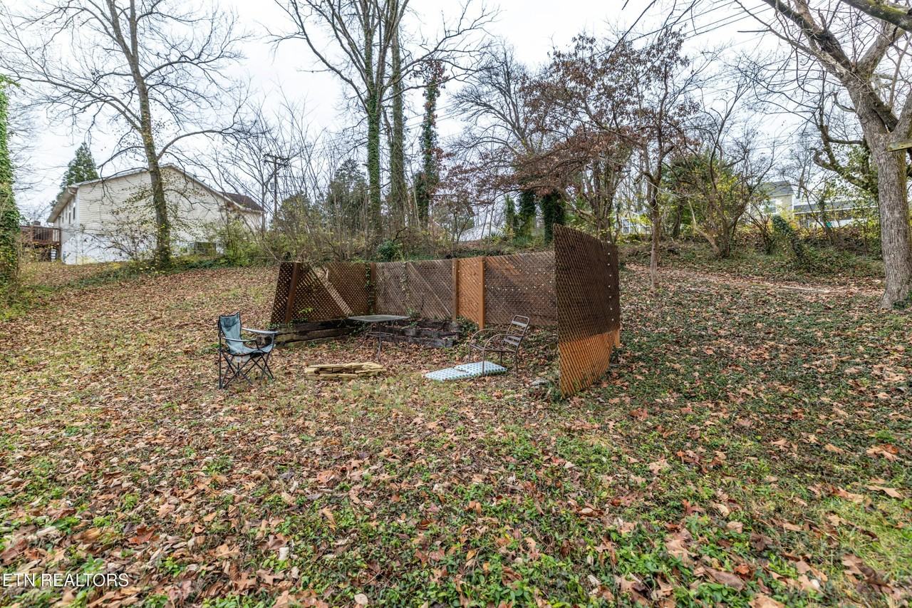 5501 Lake Shore Road - Photo 5 of 22