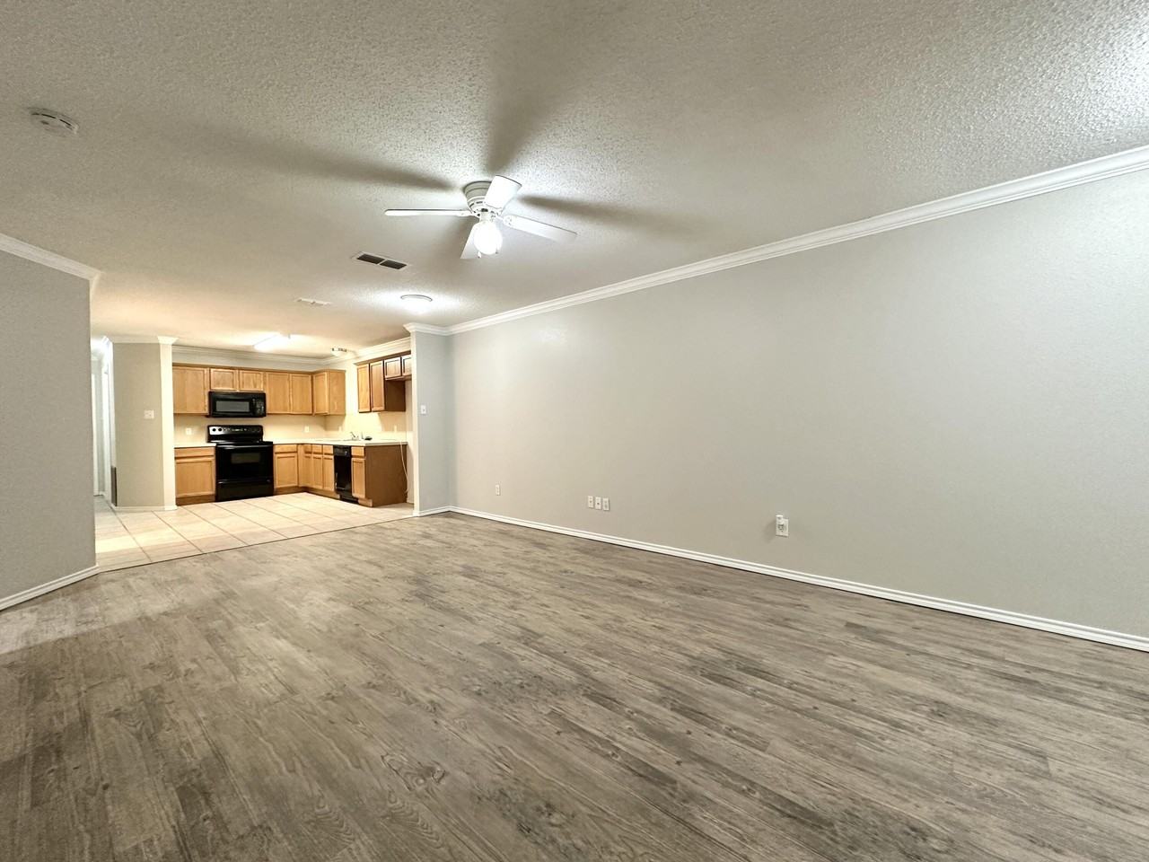 615 North Elkhart Avenue - Photo 4 of 15