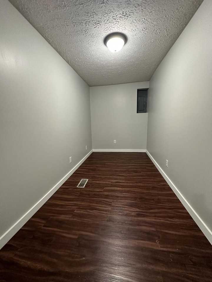 2325 Sharkey Rd - Photo 5 of 15