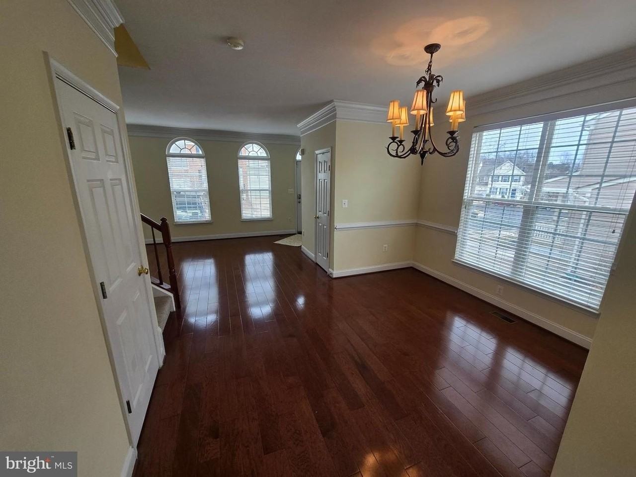 116 Douglas Dr - Photo 4 of 27