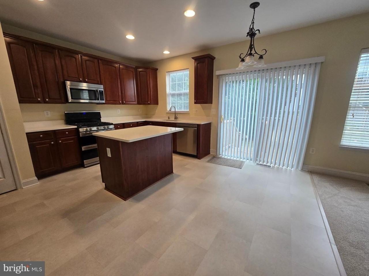 116 Douglas Dr - Photo 5 of 27