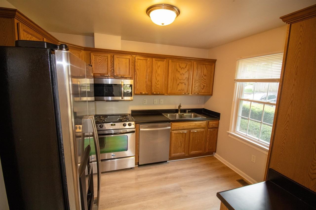 2701 Chelsea Ct - Photo 3 of 50