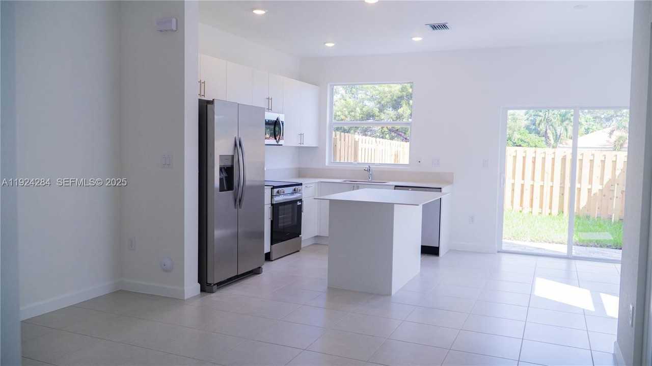 Sw 155th Pl - Photo 2 of 8