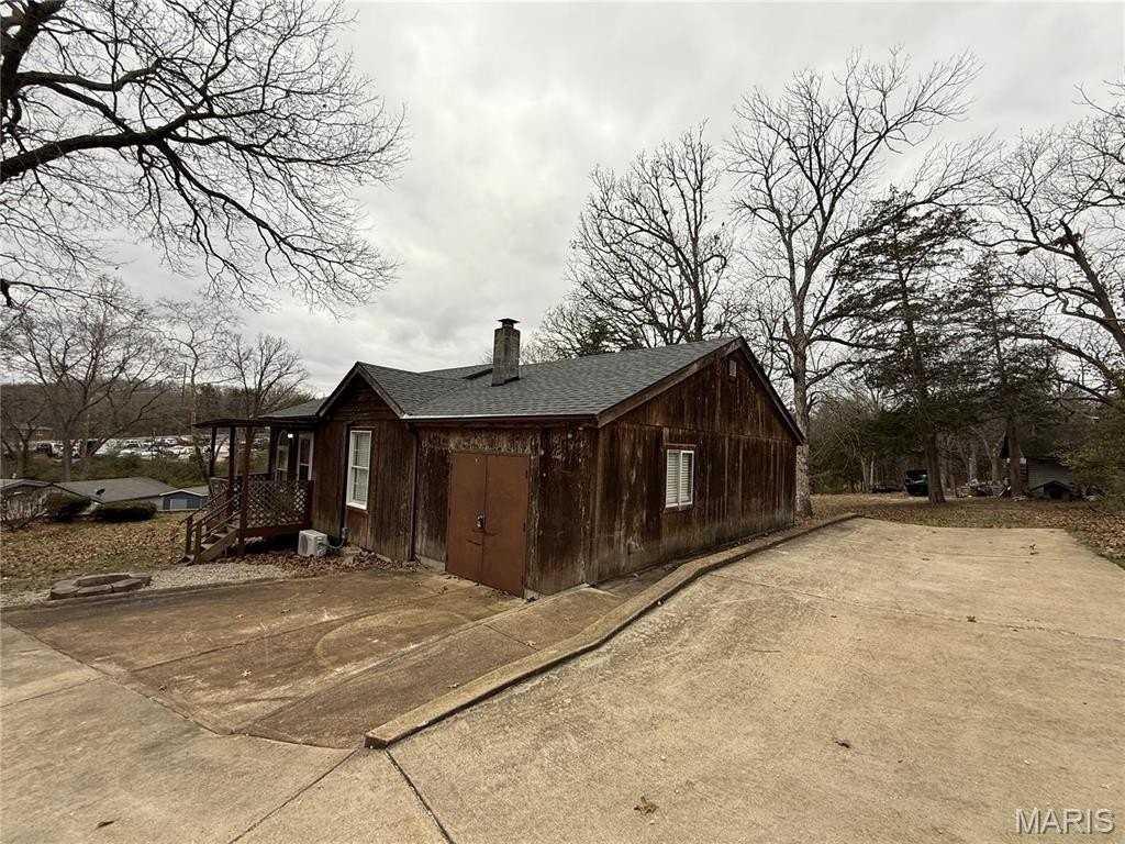 8653 Reichl Drive - Photo 2 of 12