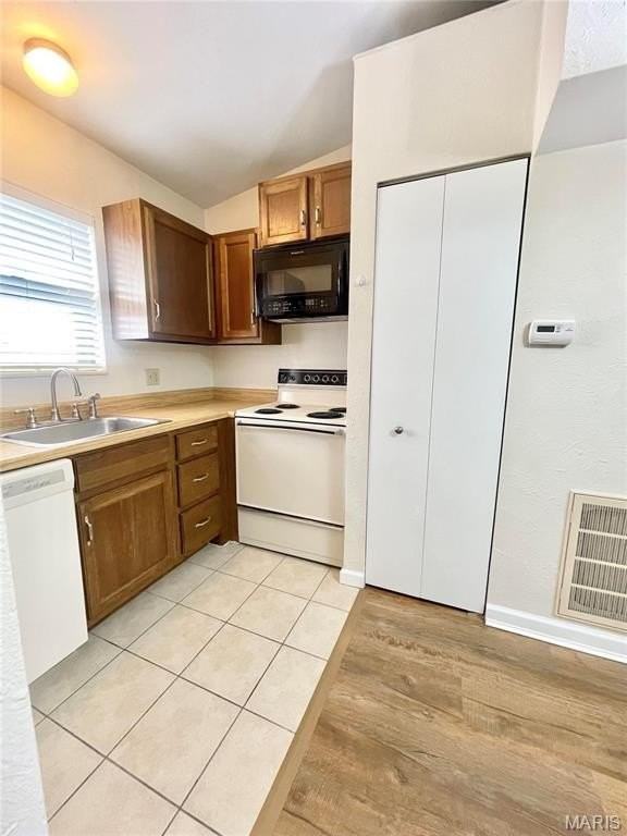 103 Ashley Drive - Photo 7 of 12