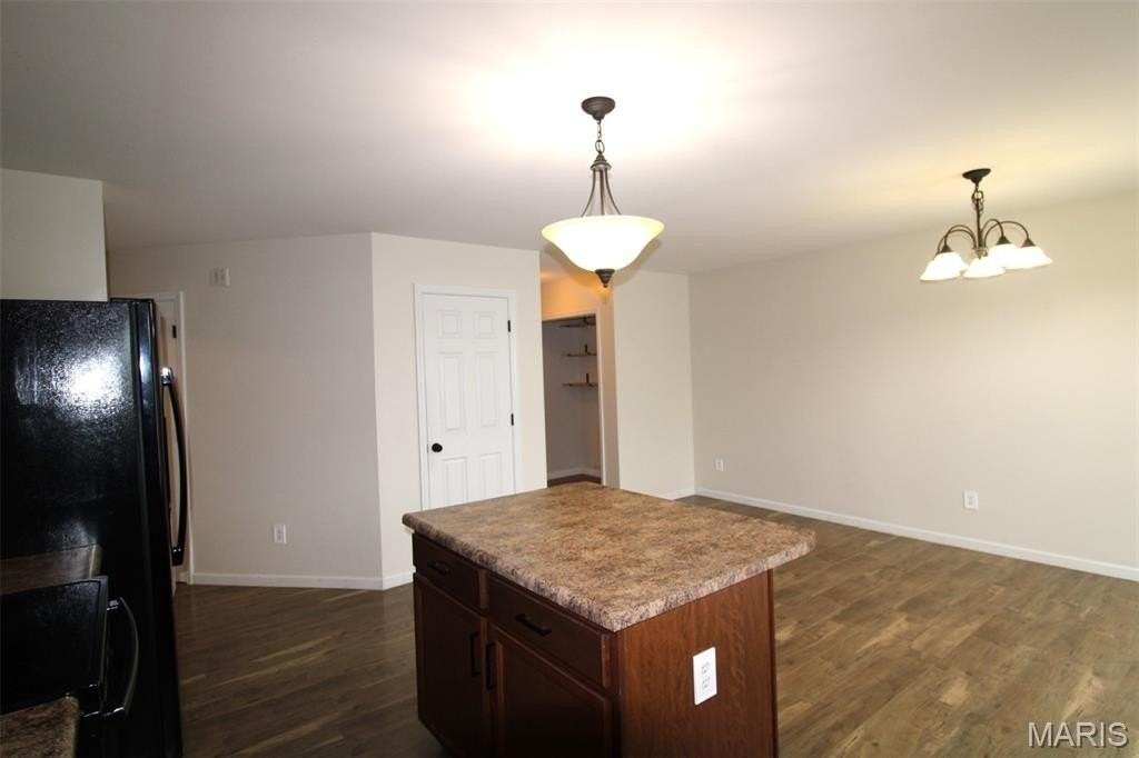 221 Pecan Bluffs Court - Photo 5 of 31