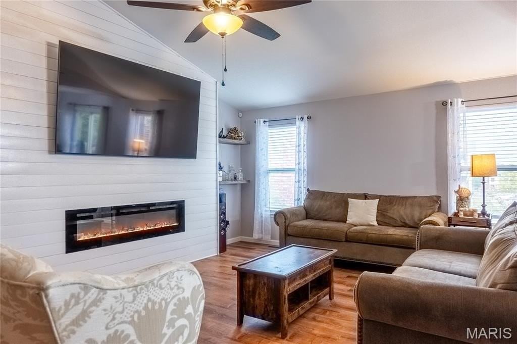 1324 Forest Way Drive - Photo 3 of 31