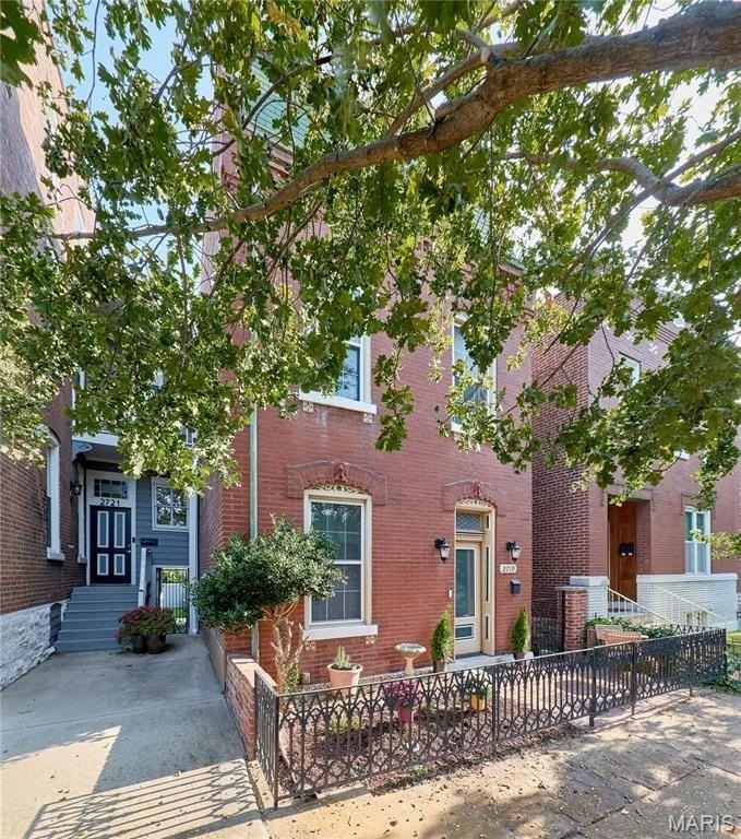 2719 Arsenal Street - Photo 4 of 50